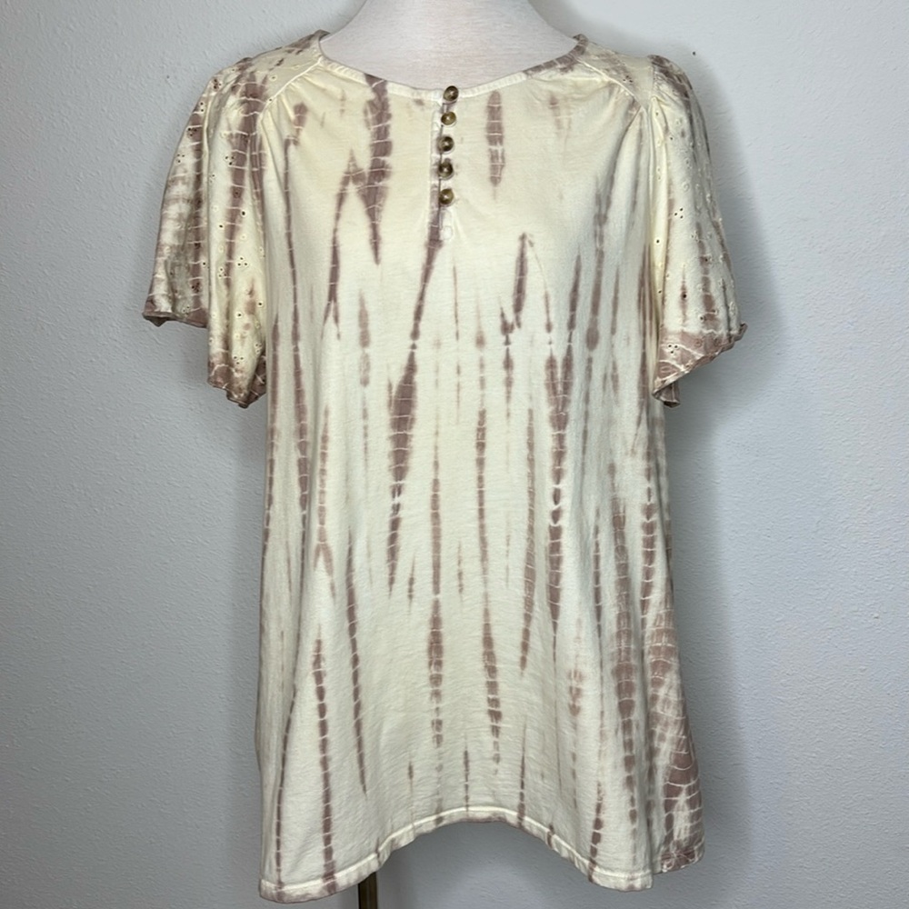 Lane Bryant size 14/16 tie dye top with eyelet flutter sleeves